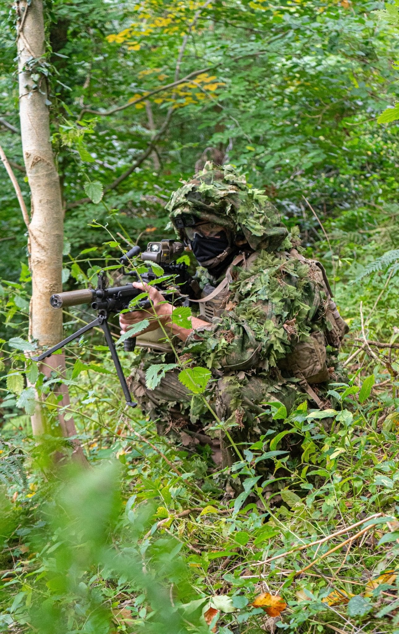 Green Ghillie Suit - Woodland Camouflage for Hunting & Airsoft